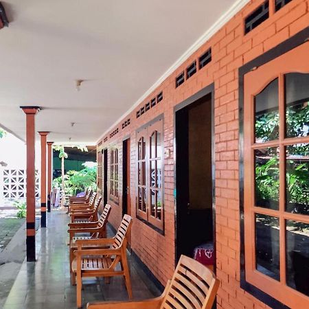 Oka Homestay Mitra Reddoorz Mataram Buitenkant foto