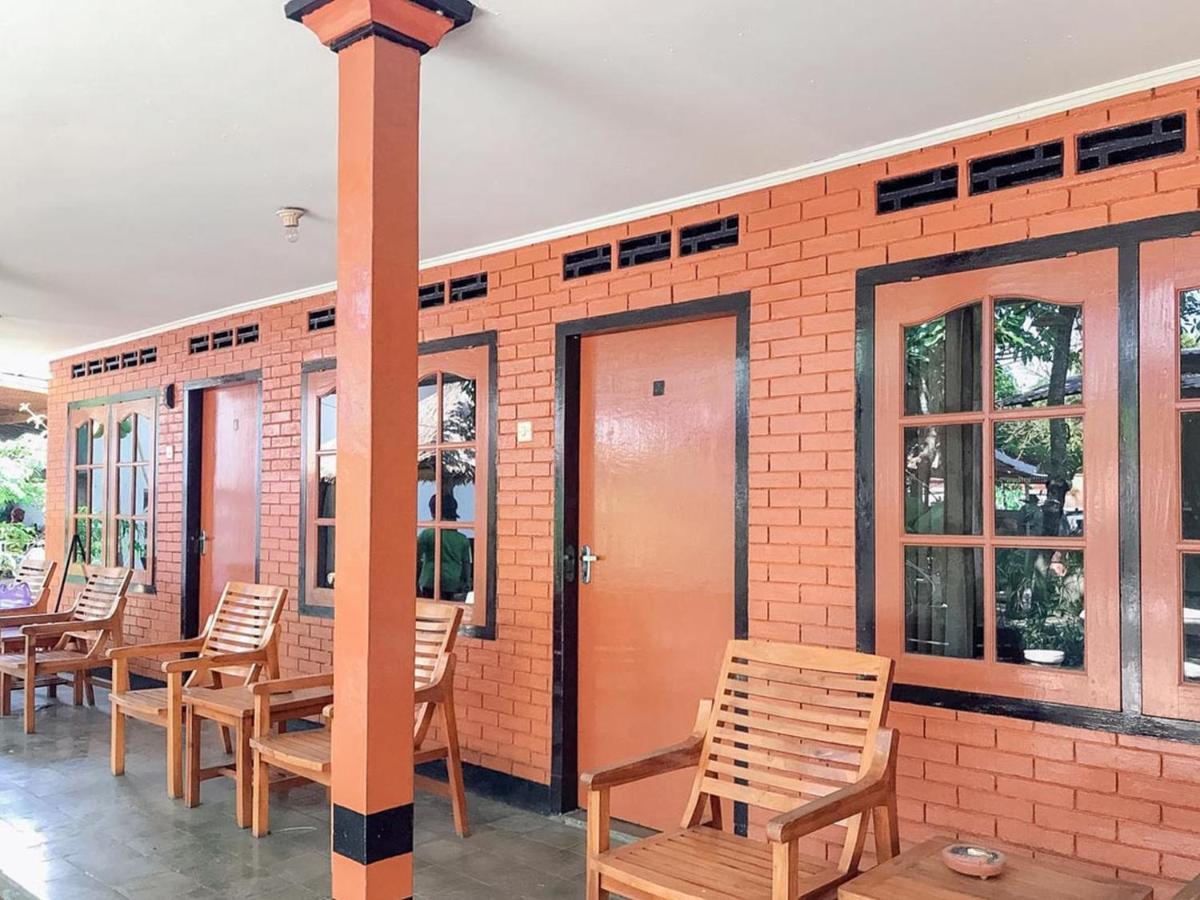 Oka Homestay Mitra Reddoorz Mataram Buitenkant foto