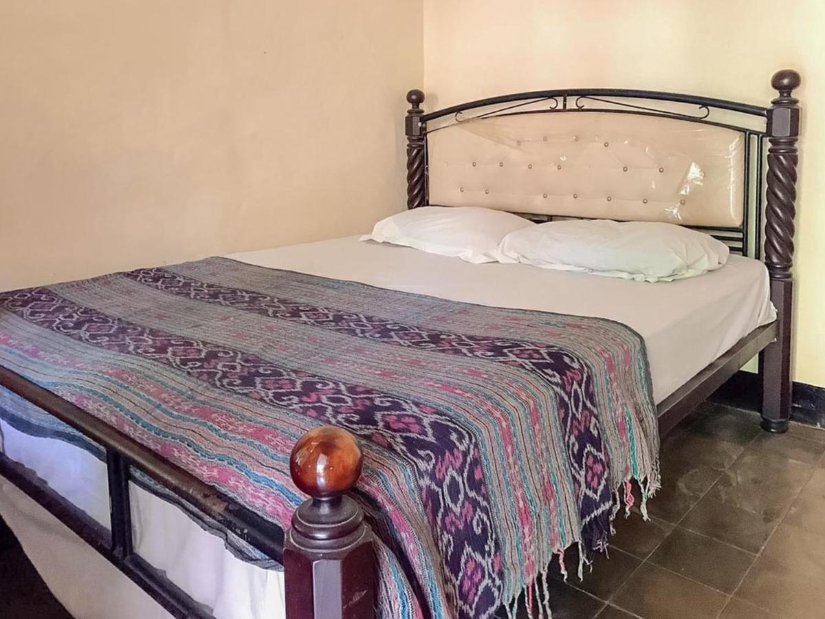 Oka Homestay Mitra Reddoorz Mataram Buitenkant foto